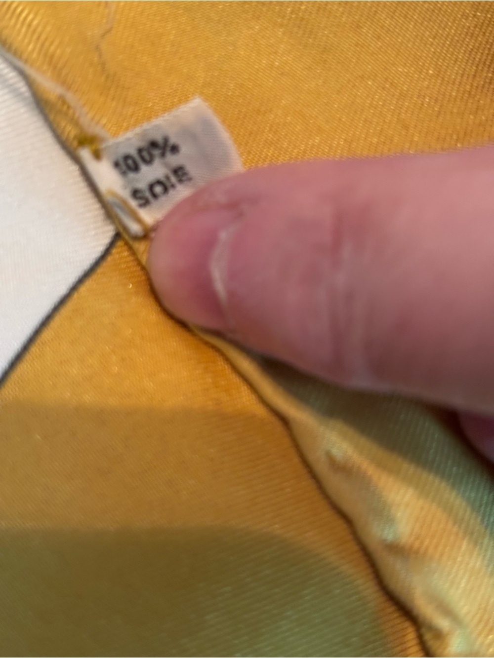 Authentic Hermès "Brides de Gala" 90cm Silk Scarf – Rare Golden Yellow - Picture 6 of 6